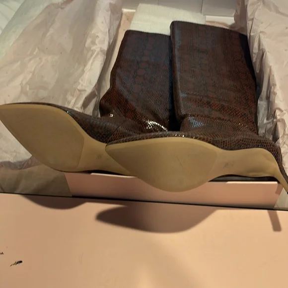 Beautiful never worn BCB generation brown snake pony toe boots - Picture 5 of 9